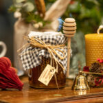 Φρέσκια Κηρήθρα Μέλι Ελάτων Ευρυτανίας "Το Χρυσιώτικο" σε βάζο με ξύλινη μελιέρα  (500 γρ.)