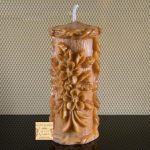 Μεγάλο Κυλινδρικό Χυτό Φυσικό Κερί, ανάγλυφο "Άγρια Λουλούδια της Φύσης"